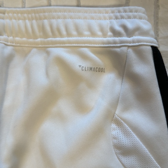 Xs Adidas track pants in white with black stripes - Picture 7 of 7
